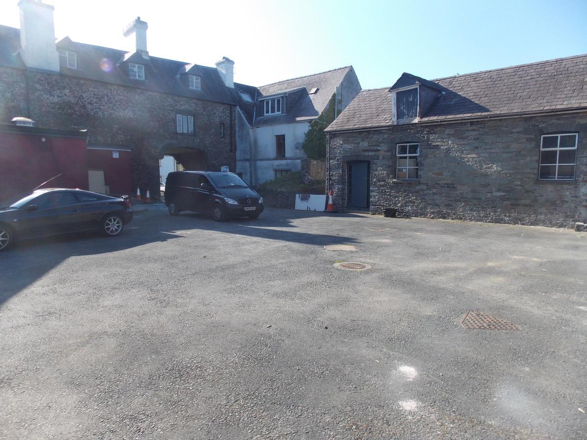 Hotel The Red Lion Llangadog Exteriér fotografie