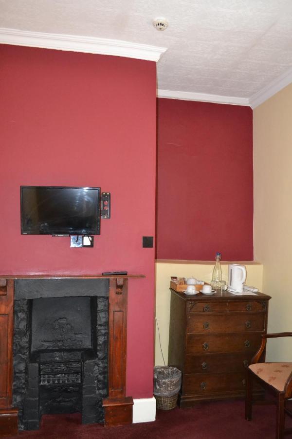 Hotel The Red Lion Llangadog Exteriér fotografie